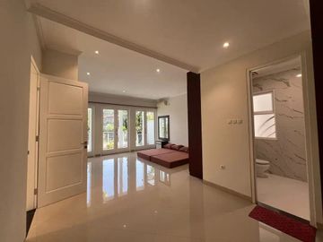 JUAL RUMAH MODERN MINIMALIS TERAWAT VIEW KOTA BANDUNG DI RESORT DAGO PAKAR BANDUNG