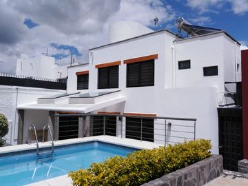 SE ESCUCHAN OFERTAS VENTA Casa con ALBERCA en Real de Juriquilla Querétaro