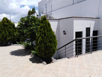 SE ESCUCHAN OFERTAS VENTA Casa con ALBERCA en Real de Juriquilla Querétaro