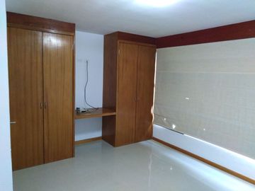 SE ESCUCHAN OFERTAS VENTA Casa con ALBERCA en Real de Juriquilla Querétaro