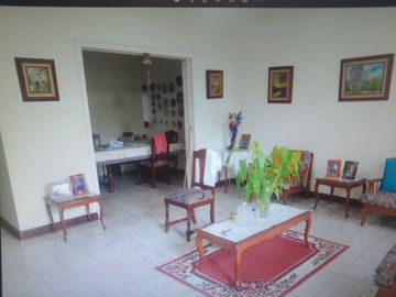 VENTA CASA DOS PLANTAS-OPCION DE LOCAL COMERCIAL