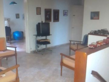 VENTA CASA DOS PLANTAS-OPCION DE LOCAL COMERCIAL