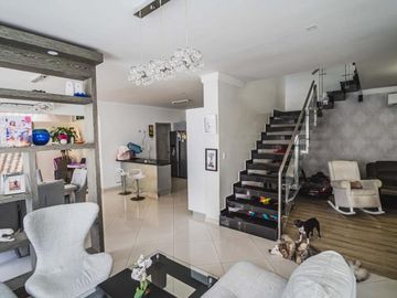 HERMOSA CASA RESIDENCIAL PARA VENTA EN CONJUNTO AQUA MARINA