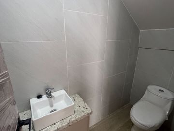 CASA ESQUINERA DE VENTA, Sector Río Amarillo C1466