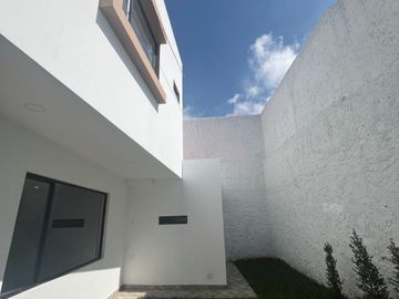 CASA ESQUINERA DE VENTA, Sector Río Amarillo C1466