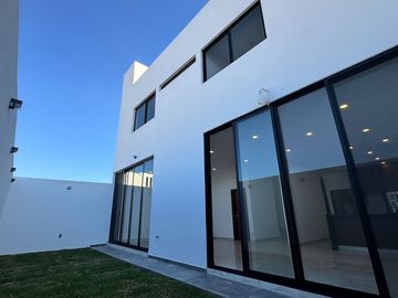 Casa nueva en coto, Valle Imperial, Zapopan