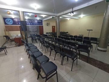 Se Alquila Amplio Local Comercial En Primer Piso