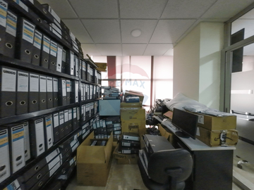 Oficina en venta edificio Sky al lado del Aeropuerto, Guayaquil