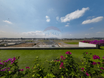 Oficina en venta edificio Sky al lado del Aeropuerto, Guayaquil