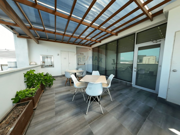 Oficina en venta edificio Sky al lado del Aeropuerto, Guayaquil