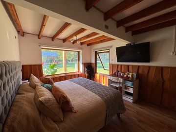 Complejo de cabañas turístico orilla pavimento camino termas de Chillan