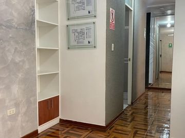 ALQUILER DE OFICINA AMOBLADA EN CENTRO DE CHICLAYO