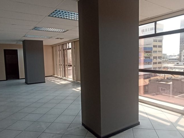 Oficinas en venta en la 9 de octubre, centro de guayaquil