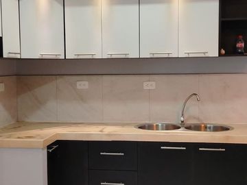 SE VENDE CASA EN URB LOS GIRASOLES