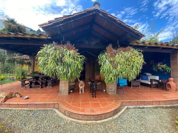 Venta hermosa Casa Finca, Altos de Villa Roca, Copacabana Antioquia.