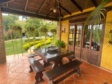 Venta hermosa Casa Finca, Altos de Villa Roca, Copacabana Antioquia.