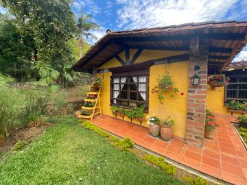 Venta hermosa Casa Finca, Altos de Villa Roca, Copacabana Antioquia.