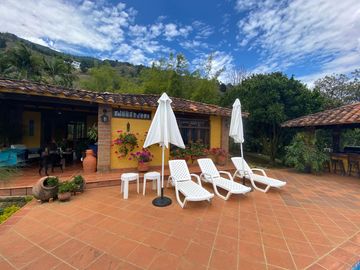 Venta hermosa Casa Finca, Altos de Villa Roca, Copacabana Antioquia.