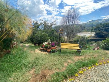 Venta hermosa Casa Finca, Altos de Villa Roca, Copacabana Antioquia.