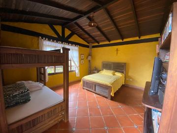 Venta hermosa Casa Finca, Altos de Villa Roca, Copacabana Antioquia.