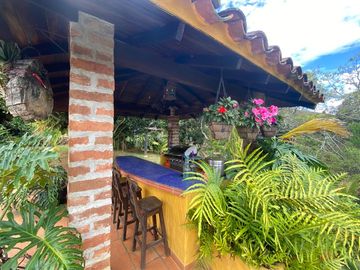 Venta hermosa Casa Finca, Altos de Villa Roca, Copacabana Antioquia.