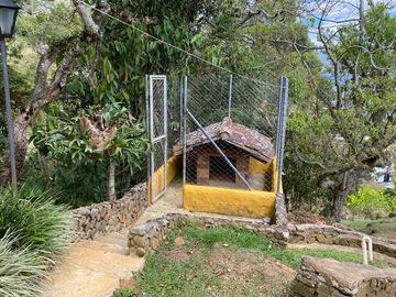 Venta hermosa Casa Finca, Altos de Villa Roca, Copacabana Antioquia.
