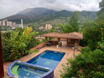 Venta hermosa Casa Finca, La misericordia, Copacabana Antioquia.