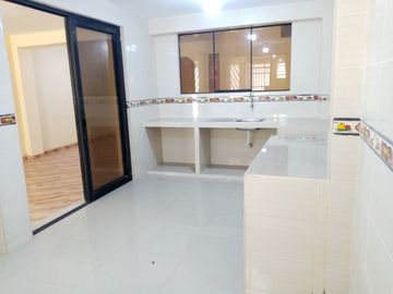 VENTA DE CASA DE DOS PISOS EN ESTRENO CON COCHERA – URB. COOVITIOMAR SANTA ROSA 🏖️✨
