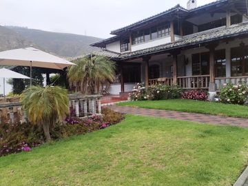 Se Vende Quinta en La Pampa - Mitad del Mundo, Colegio de la Liga, Quito Norte