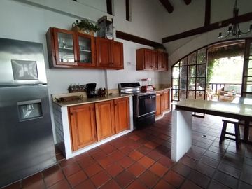 Se Vende Quinta en La Pampa - Mitad del Mundo, Colegio de la Liga, Quito Norte