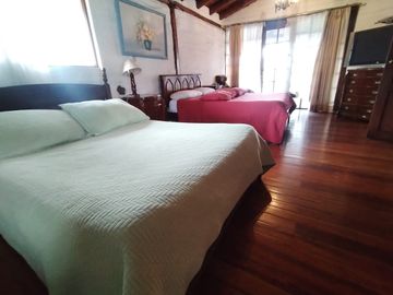 Se Vende Quinta en La Pampa - Mitad del Mundo, Colegio de la Liga, Quito Norte