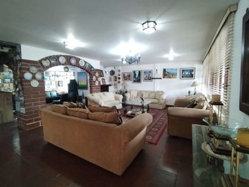 Se Vende Quinta en La Pampa - Mitad del Mundo, Colegio de la Liga, Quito Norte
