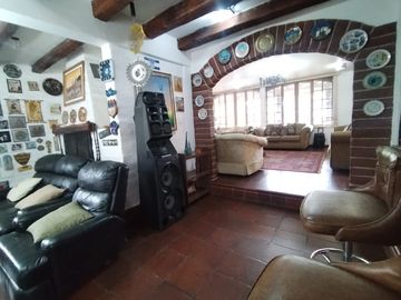 Se Vende Quinta en La Pampa - Mitad del Mundo, Colegio de la Liga, Quito Norte