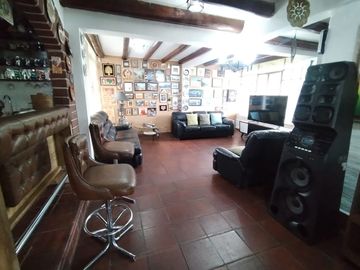 Se Vende Quinta en La Pampa - Mitad del Mundo, Colegio de la Liga, Quito Norte