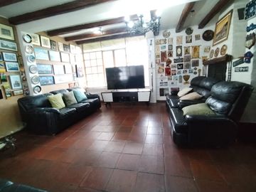 Se Vende Quinta en La Pampa - Mitad del Mundo, Colegio de la Liga, Quito Norte