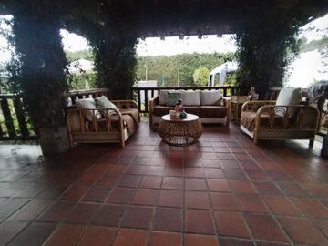 Se Vende Quinta en La Pampa - Mitad del Mundo, Colegio de la Liga, Quito Norte