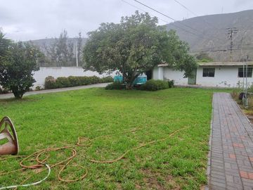 Se Vende Quinta en La Pampa - Mitad del Mundo, Colegio de la Liga, Quito Norte