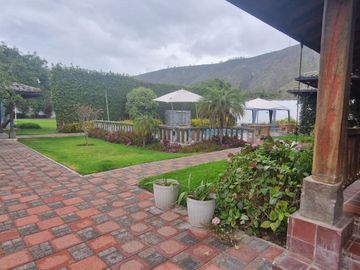 Se Vende Quinta en La Pampa - Mitad del Mundo, Colegio de la Liga, Quito Norte