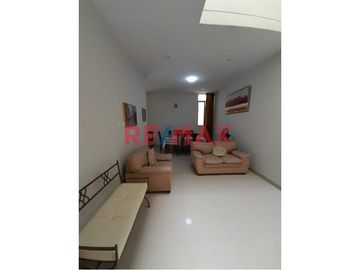 Venta De Casa De Tres Pisos En Urb.Los Medanos // ID: 1133344
