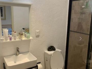 VENTA DE CASA DE 2 NIVELES EN LOMAS DE COCOYOC
