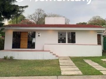 VENTA DE CASA DE 2 NIVELES EN LOMAS DE COCOYOC