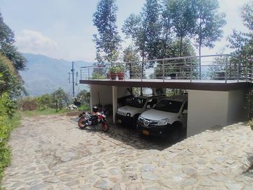 Venta hermosa Casa Finca, vereda Montañita, Copacabana.
