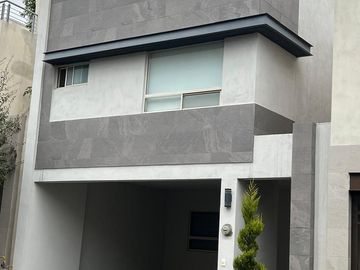 Casa en venta en Cumbres Fracc. Crisanto, Monterrey