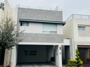 Casa en venta en Cumbres Fracc. Crisanto, Monterrey