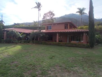 Venta hermosa Finca, vereda El Noral, Copacabana Antioquia.