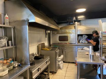 Traslado Pollería Restobar de 150 m² en Surquillo