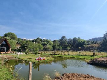 GRAN CABAÑA EN VENTA, CON LAGO PROPIO...