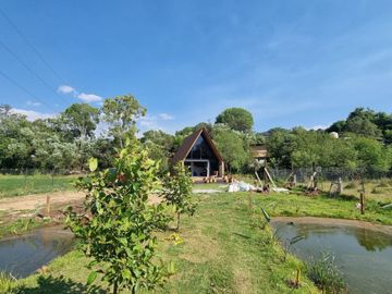 GRAN CABAÑA EN VENTA, CON LAGO PROPIO...