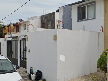 CASA EN CALLE TEPAKÁN, FRACCIONAMIENTO MUNDO MAYA, CIUDAD DEL CARMEN. ¡¡NO CRÉDITOS!!