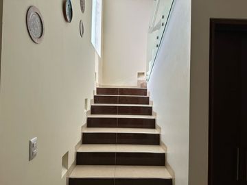 Casa en Venta, de 3 recámaras y arquitectura contemporánea en Provincia Santa Elena, Qro.